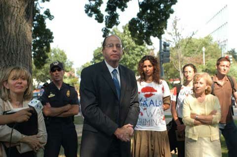 Ya'alon hounded by activists - Washington, DC 2006