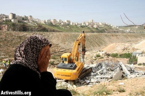 House demolition: Anata, Northern Jerusalem - 14 April 2008